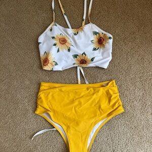Zaful White Sunflower Print Cropped Bikini Top with Yellow High-Waist Bottoms